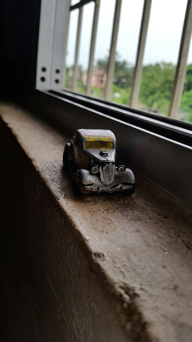 antique diecast collectible truck toy